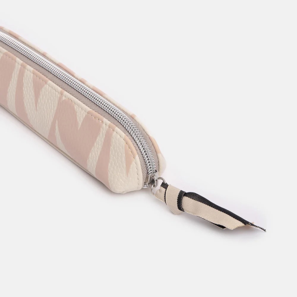 DAADA95D-4761-4127-BD26-AC91E5CAEB03