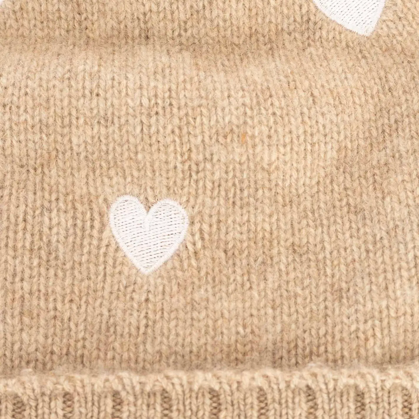Zwillingsherz 100% Cashmere Mütze Herzchen beige
