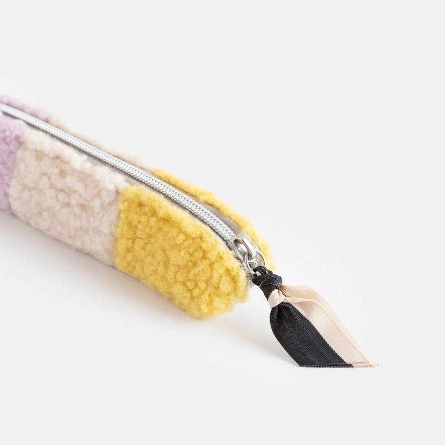 141287AE-5A7B-4128-A42A-93737427DC72_1_105_c