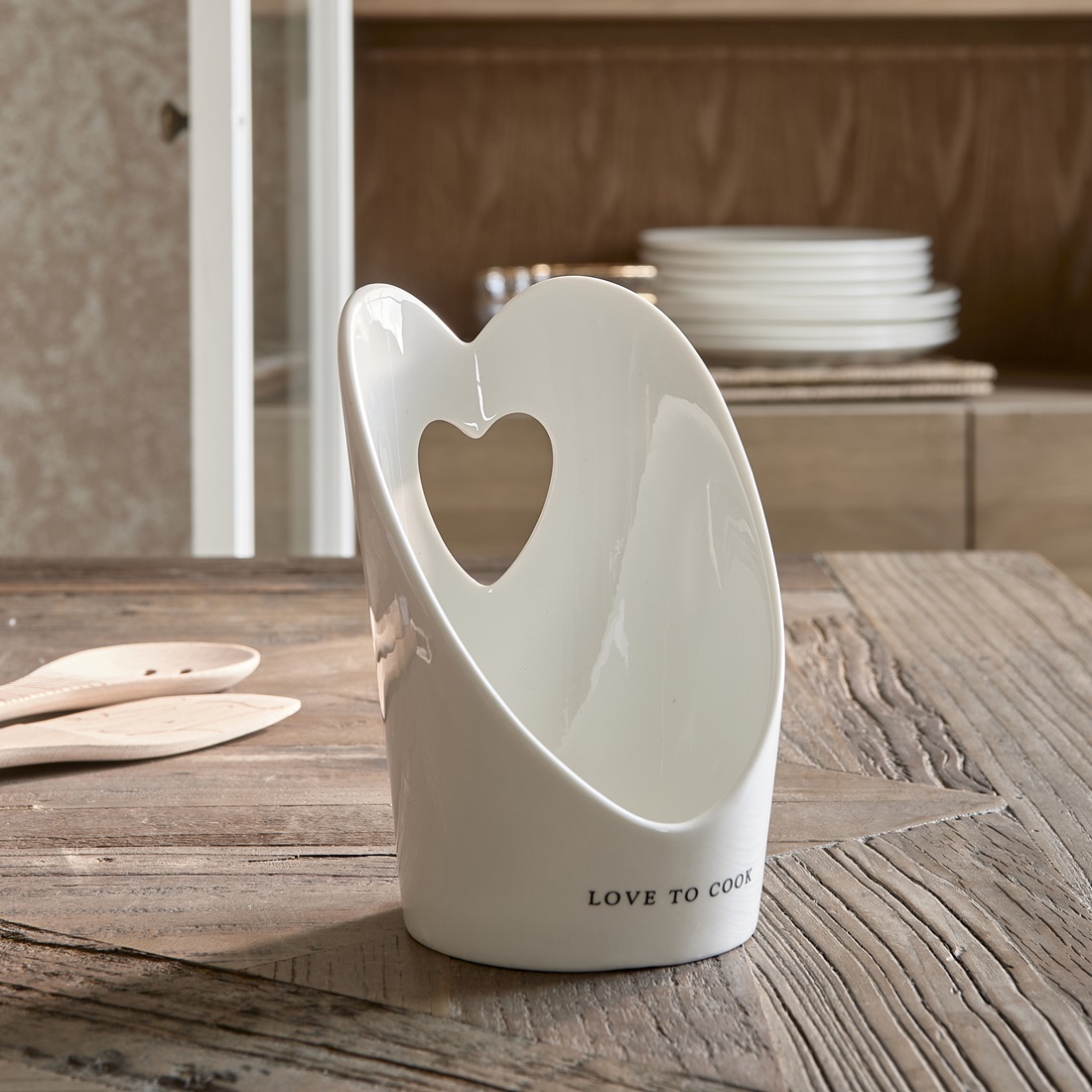 Riviera Maison Kochlöffelhalter with Love aus Porzellan