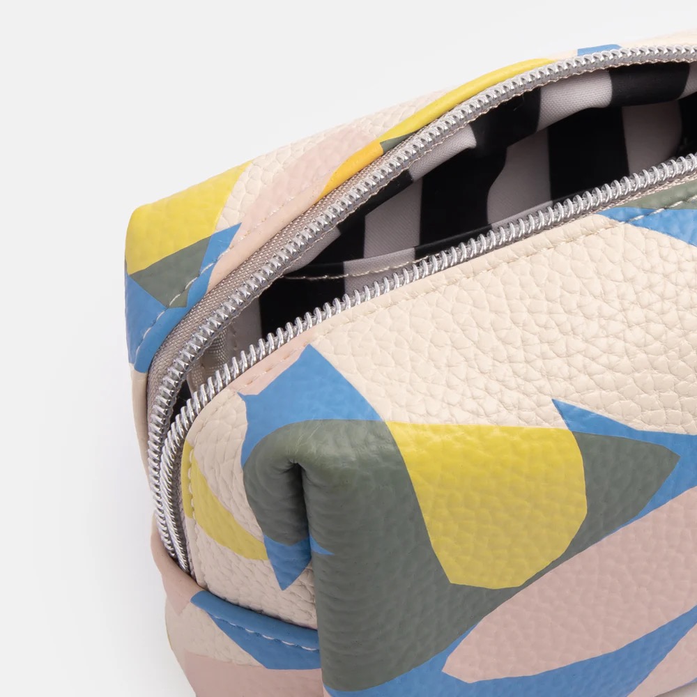 9798C0DB-19FD-41A5-8B75-59B1AF9F4E01