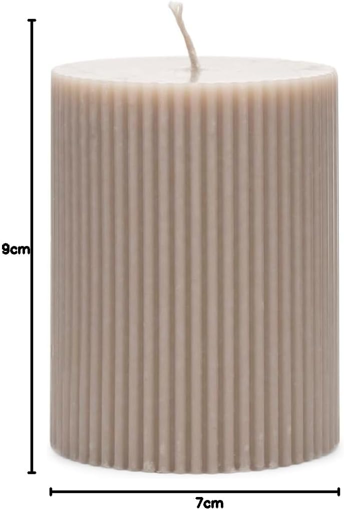 Riviera Maison Stumpenkerze Feinrib flax 7 cm x 9 cm