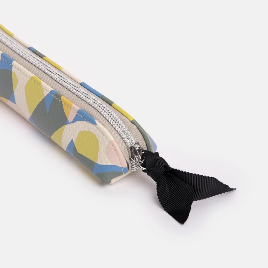 301DDA48-6AF9-4699-BDE6-FFB4C4933108_1_105_c