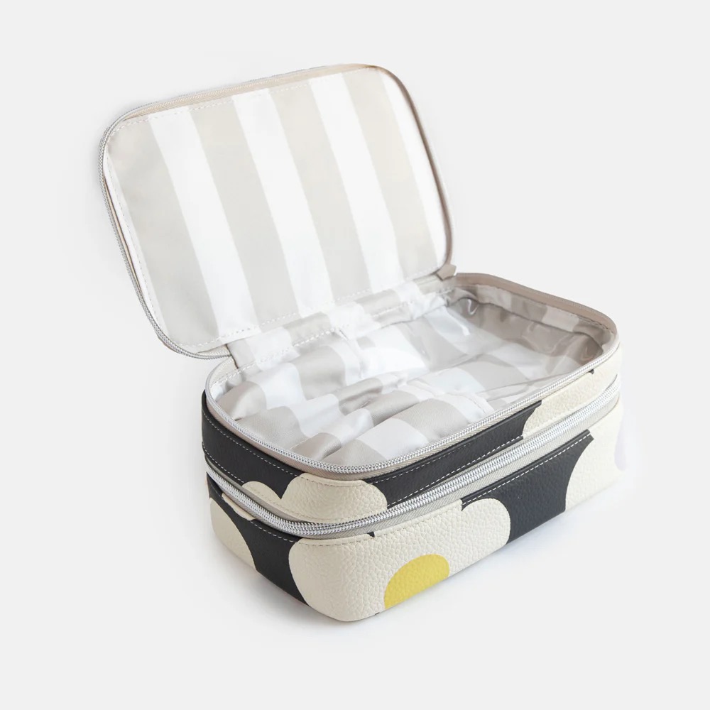 1CCB584E-B05C-4401-8295-9DA99FE3B825