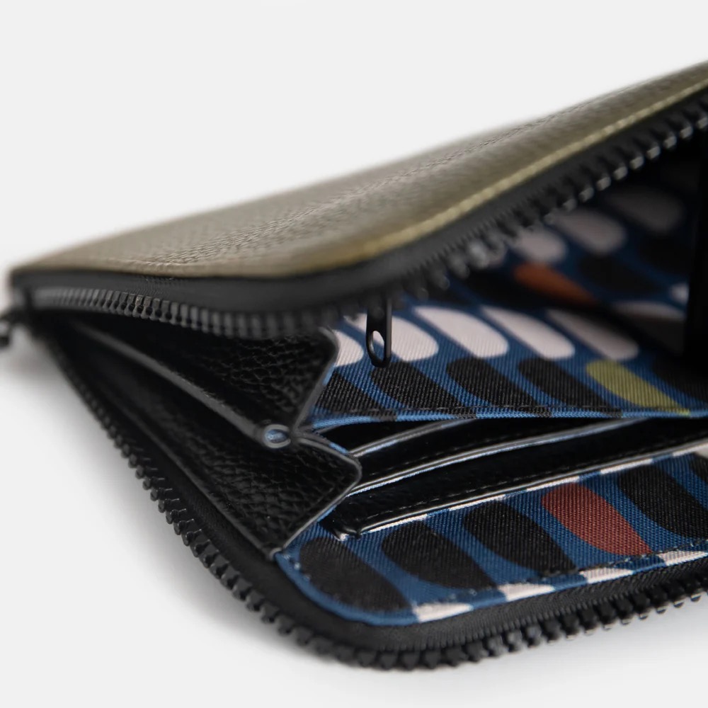 B8C6132E-ED1E-471A-9ED3-599619ACAE60