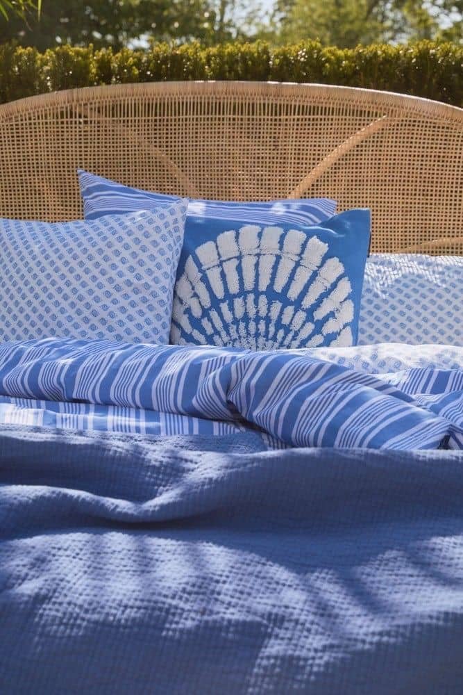 EEB2A478-5EA1-425F-B4AD-2C4D7943F3C5