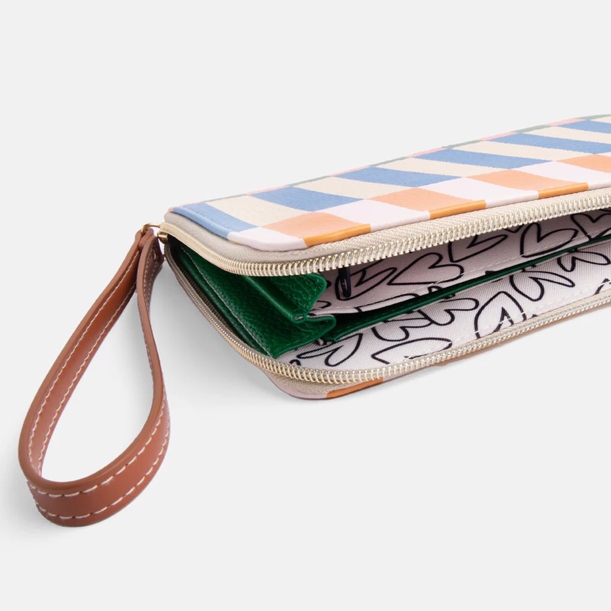 A85EEE90-66F6-4217-BDF8-895280CE450A_1_105_c